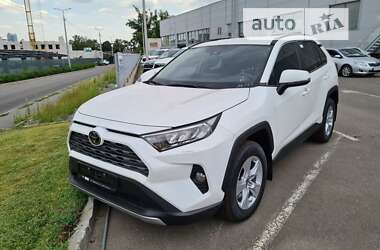 Внедорожник / Кроссовер Toyota RAV4 2021 в Харькове