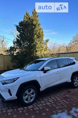 Внедорожник / Кроссовер Toyota RAV4 2021 в Харькове