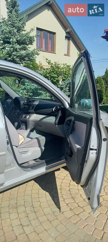 Внедорожник / Кроссовер Toyota RAV4 2008 в Львове