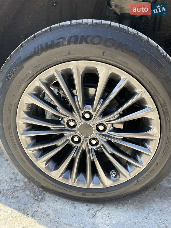 Позашляховик / Кросовер Toyota RAV4 2019 в Одесі