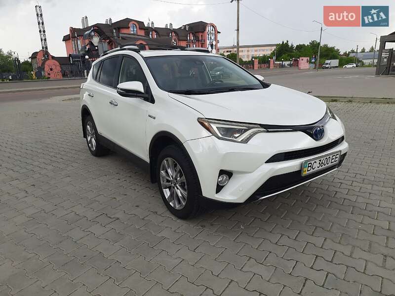 Внедорожник / Кроссовер Toyota RAV4 2016 в Дрогобыче