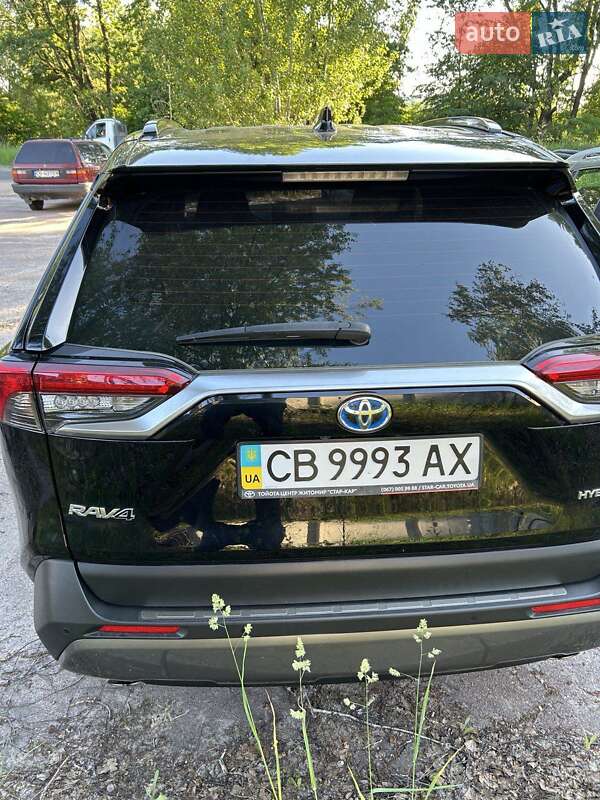 Внедорожник / Кроссовер Toyota RAV4 2021 в Чернигове