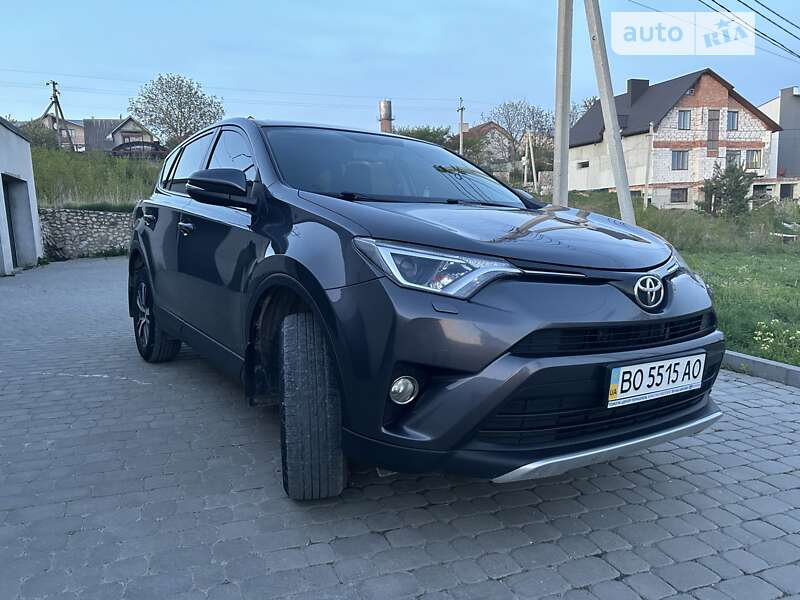 Внедорожник / Кроссовер Toyota RAV4 2016 в Тернополе