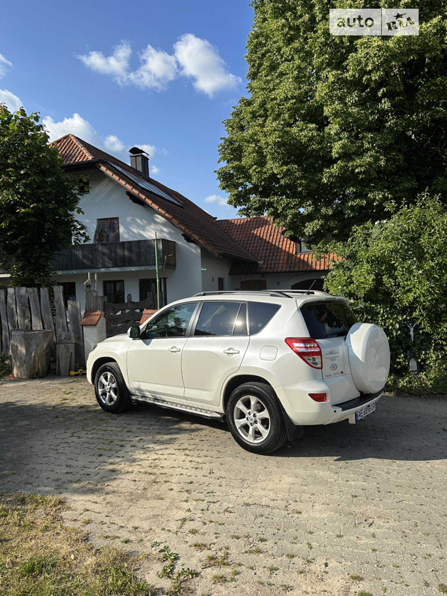 2011 Toyota RAV 4 - фото 1