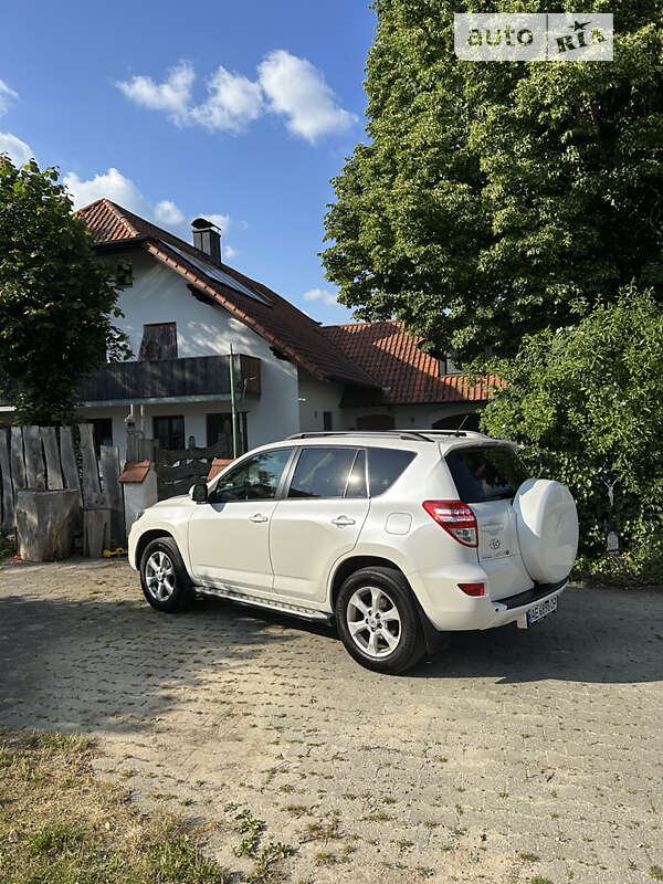 Toyota RAV4 2011