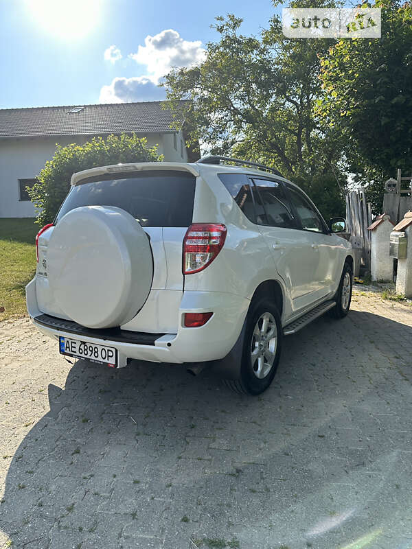 Внедорожник / Кроссовер Toyota RAV4 2011 в Львове
