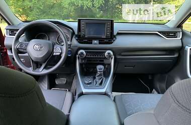Позашляховик / Кросовер Toyota RAV4 2020 в Надвірній