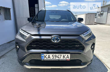 Внедорожник / Кроссовер Toyota RAV4 2023 в Новой Одессе