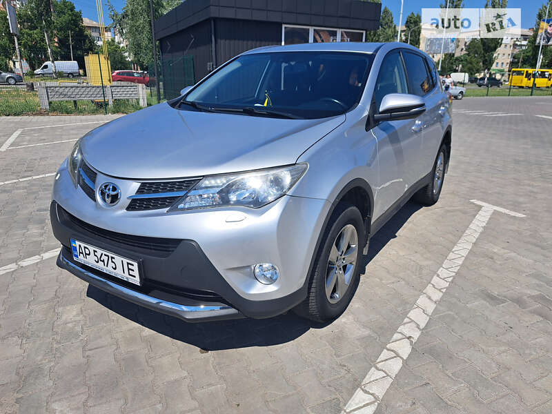 Внедорожник / Кроссовер Toyota RAV4 2015 в Днепре