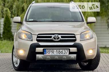 Позашляховик / Кросовер Toyota RAV4 2007 в Міжгір'ї