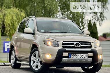 Позашляховик / Кросовер Toyota RAV4 2007 в Міжгір'ї