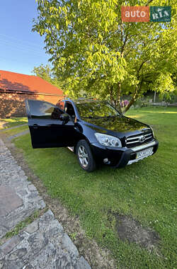 Позашляховик / Кросовер Toyota RAV4 2008 в 