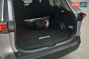 Позашляховик / Кросовер Toyota RAV4 2021 в Полтаві