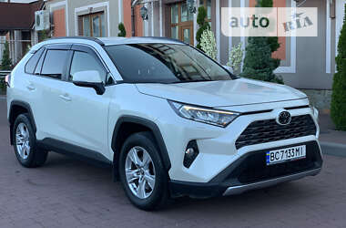 Внедорожник / Кроссовер Toyota RAV4 2021 в Стрые