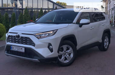 Внедорожник / Кроссовер Toyota RAV4 2021 в Стрые