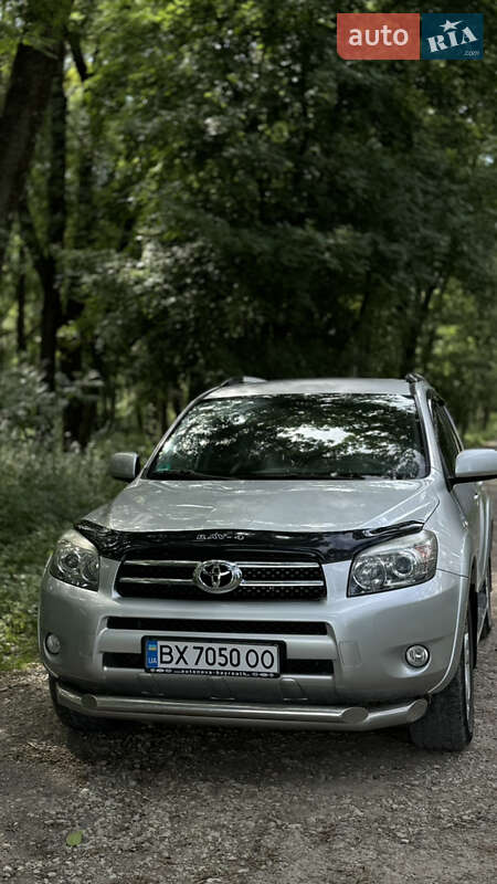 Внедорожник / Кроссовер Toyota RAV4 2006 в 