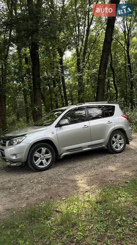 Внедорожник / Кроссовер Toyota RAV4 2006 в Каменец-Подольском