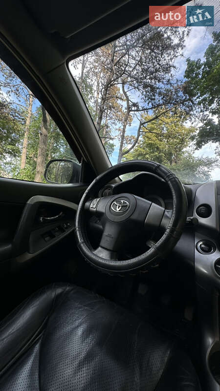 Внедорожник / Кроссовер Toyota RAV4 2006 в Каменец-Подольском