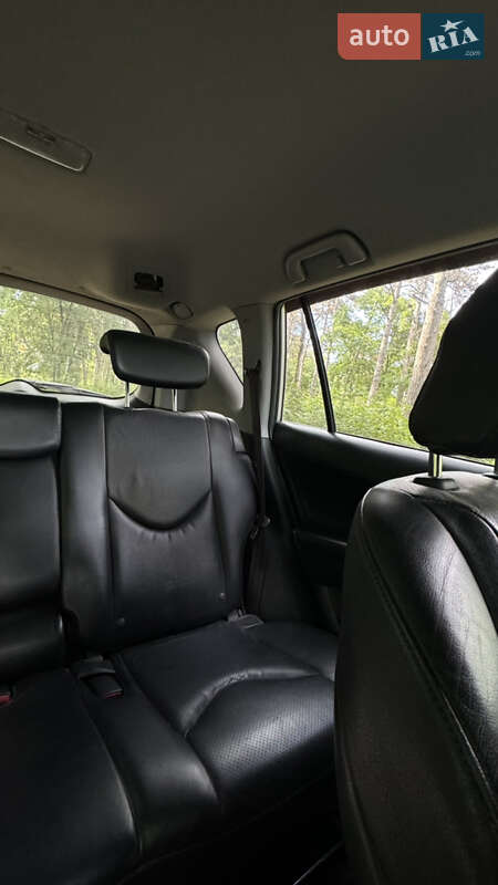 Внедорожник / Кроссовер Toyota RAV4 2006 в Каменец-Подольском