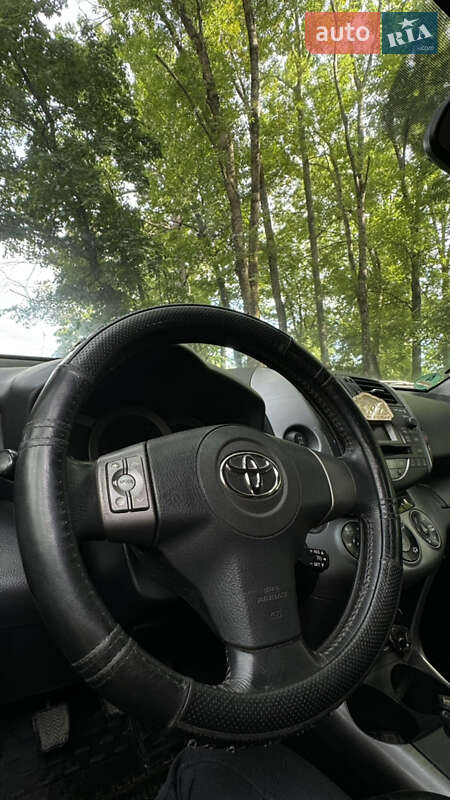 Внедорожник / Кроссовер Toyota RAV4 2006 в Каменец-Подольском