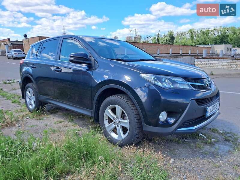 Внедорожник / Кроссовер Toyota RAV4 2013 в 