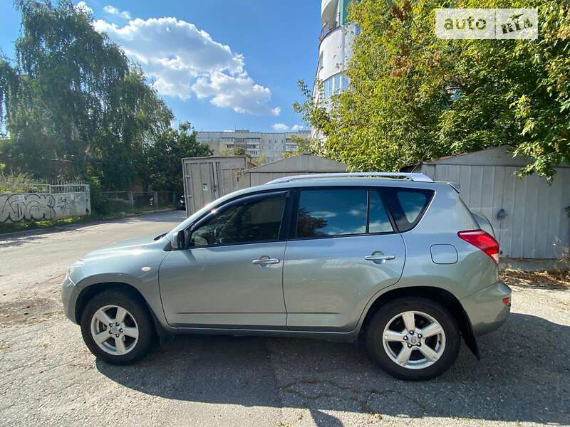 Позашляховик / Кросовер Toyota RAV4 2006 в Харкові