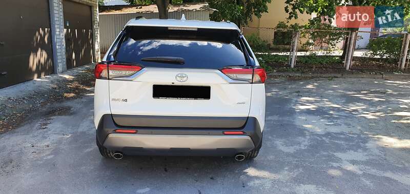 Внедорожник / Кроссовер Toyota RAV4 2019 в Харькове