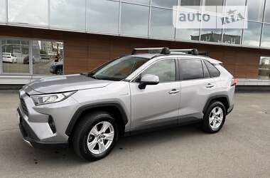 Внедорожник / Кроссовер Toyota RAV4 2020 в Киеве