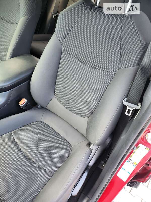 Позашляховик / Кросовер Toyota RAV4 2019 в Одесі