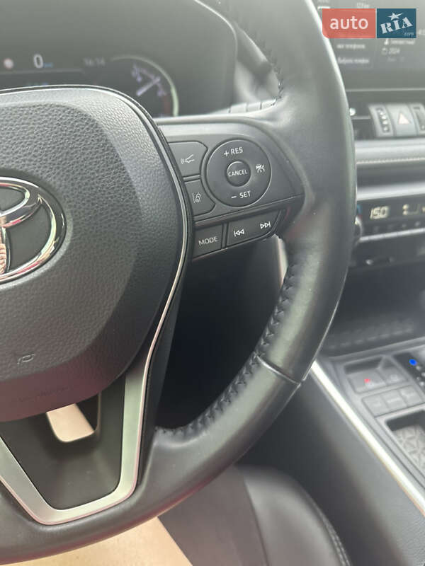 Внедорожник / Кроссовер Toyota RAV4 2020 в Виннице