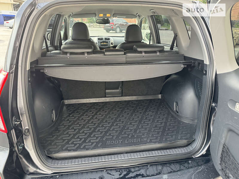 Внедорожник / Кроссовер Toyota RAV4 2011 в Виннице