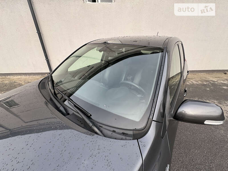 Внедорожник / Кроссовер Toyota RAV4 2011 в Виннице