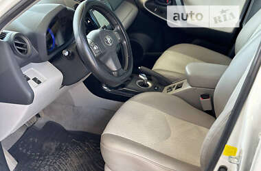 Внедорожник / Кроссовер Toyota RAV4 2012 в 