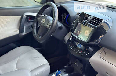 Внедорожник / Кроссовер Toyota RAV4 2012 в 
