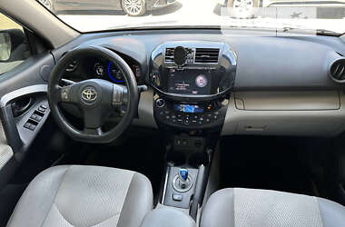 Внедорожник / Кроссовер Toyota RAV4 2012 в 