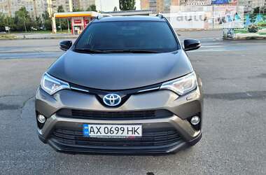 Внедорожник / Кроссовер Toyota RAV4 2018 в Харькове