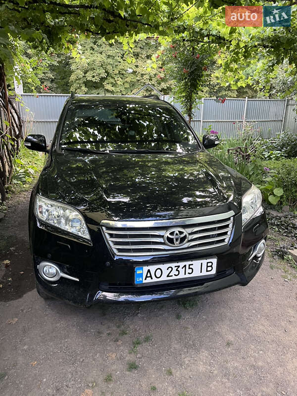 Toyota RAV4 2011