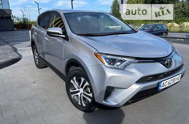 Позашляховик / Кросовер Toyota RAV4 2017 в Луцьку