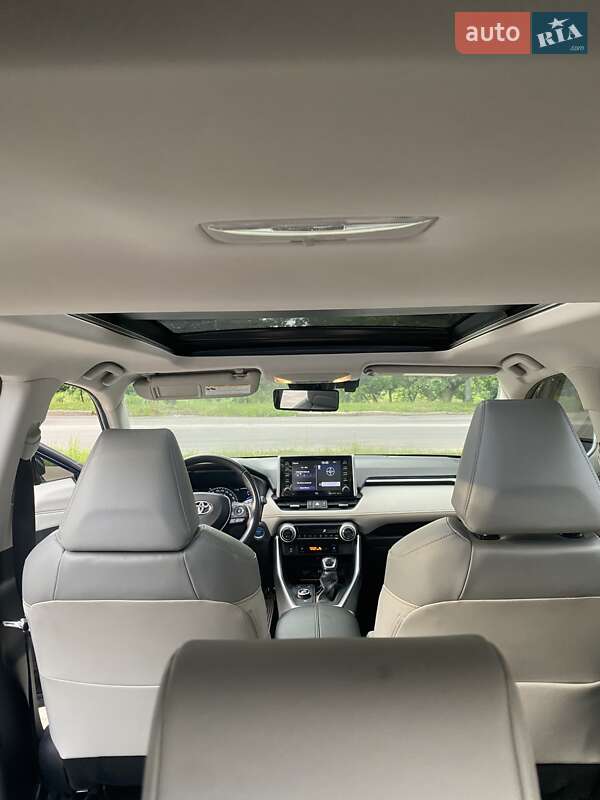 Позашляховик / Кросовер Toyota RAV4 2019 в Хмельницькому