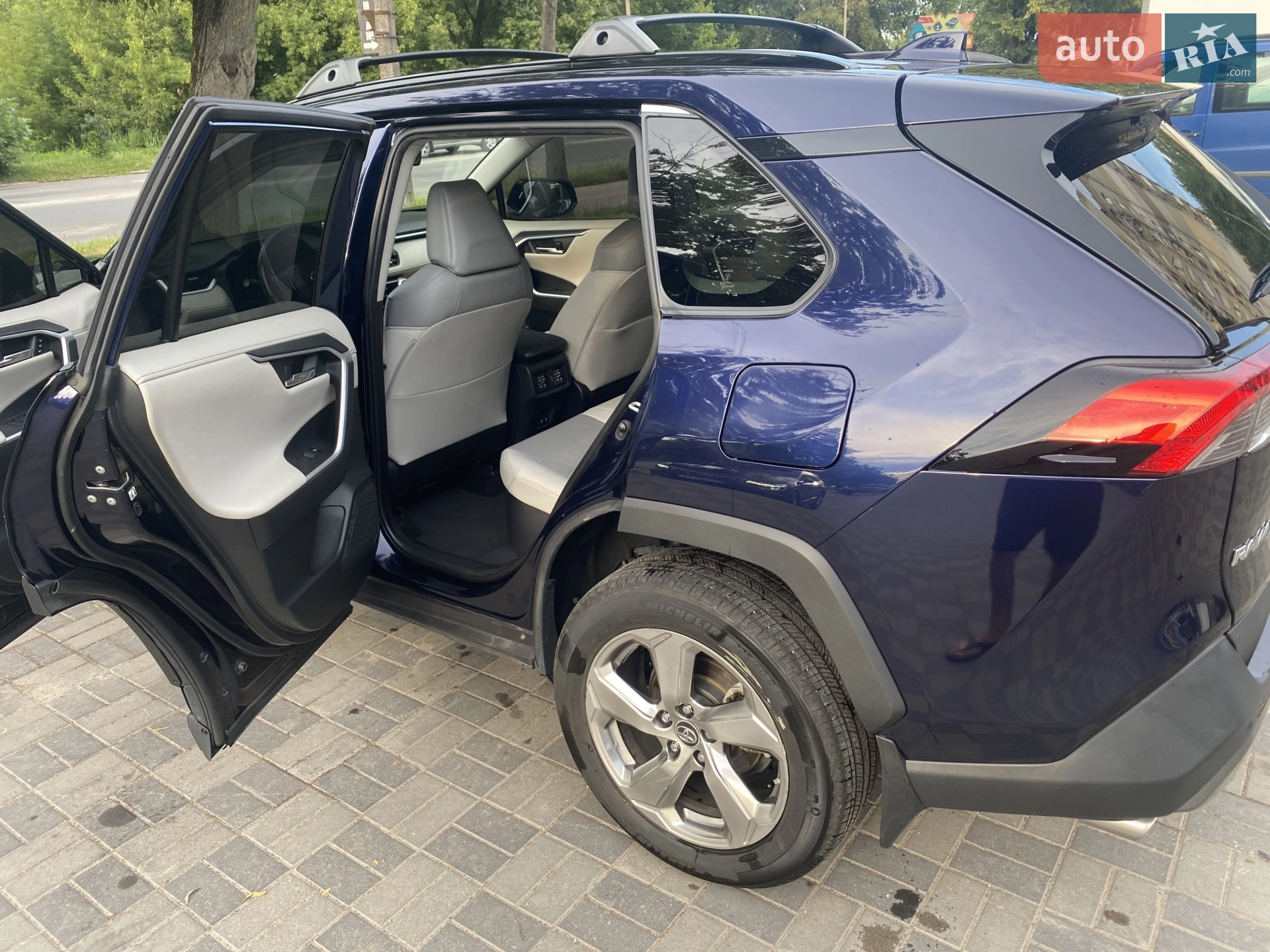 2019 Toyota RAV 4 - мініатюра 3