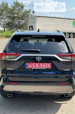 Позашляховик / Кросовер Toyota RAV4 2020 в Львові