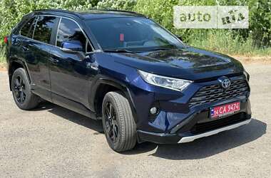 Позашляховик / Кросовер Toyota RAV4 2020 в Львові