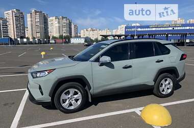 Внедорожник / Кроссовер Toyota RAV4 2021 в Киеве