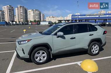 Внедорожник / Кроссовер Toyota RAV4 2021 в Киеве