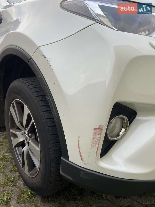 Позашляховик / Кросовер Toyota RAV4 2017 в Києві