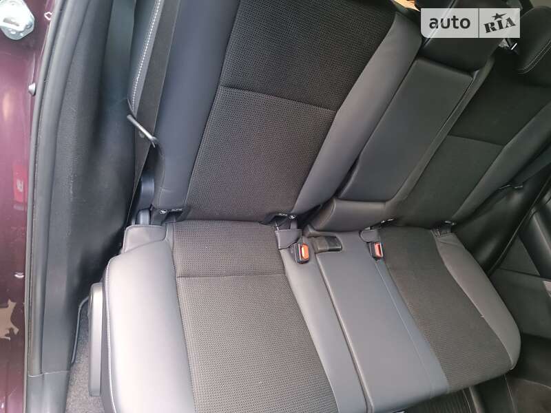 Позашляховик / Кросовер Toyota RAV4 2018 в Рівному