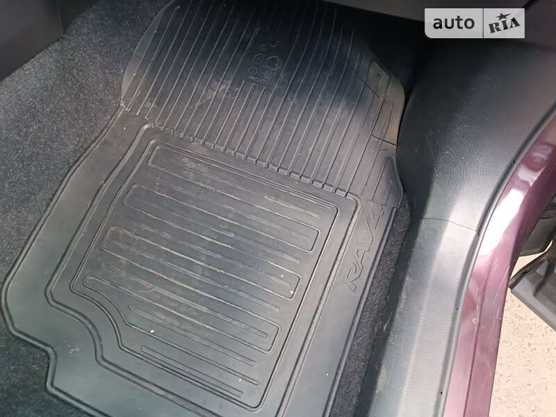 Позашляховик / Кросовер Toyota RAV4 2018 в Рівному
