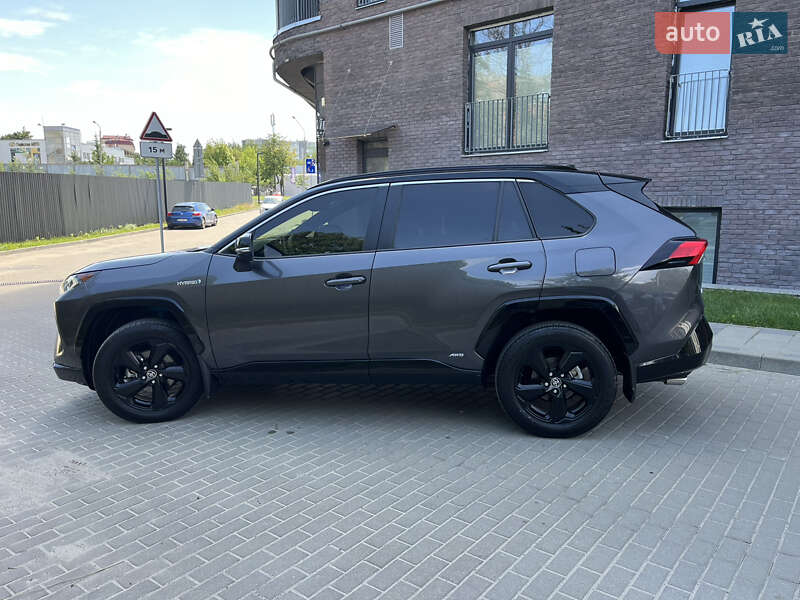 Внедорожник / Кроссовер Toyota RAV4 2021 в Львове