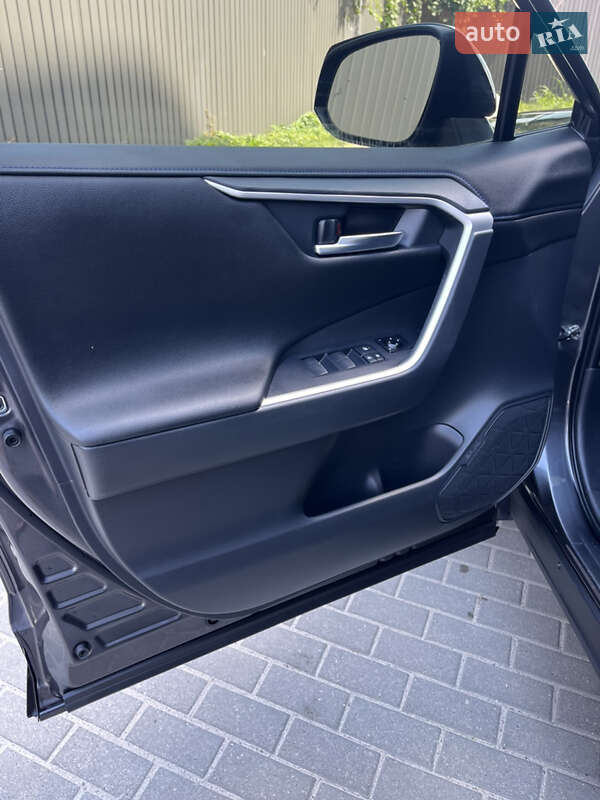 Внедорожник / Кроссовер Toyota RAV4 2021 в Львове