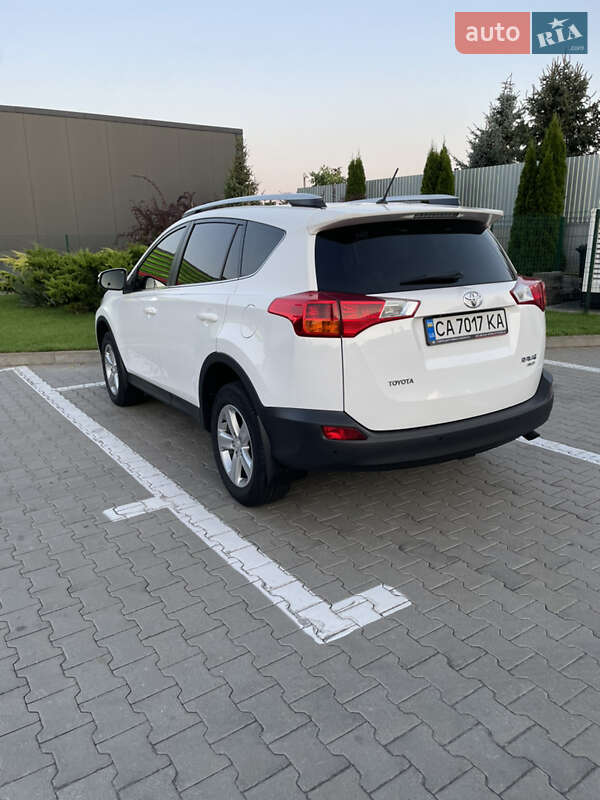 Позашляховик / Кросовер Toyota RAV4 2014 в Черкасах